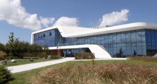 KFP 3701 North Welsh science park helps launch careers of Bangor University students