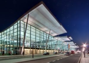 hunter douglas metal ex ceilings img1 Hunter Douglas’s metal exterior ceilings – quality you can trust